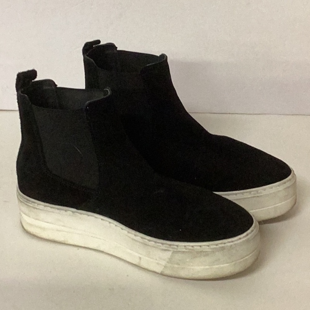 Bos. & Co. Black Slip on platform ankle boots